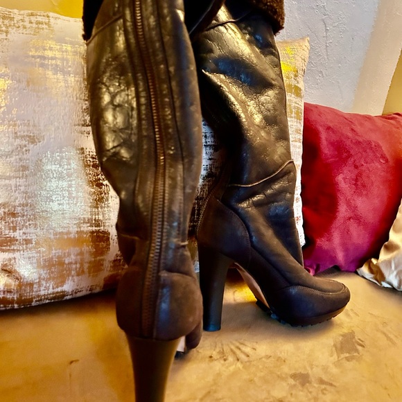 UGG Leather Boots - Picture 3 of 8